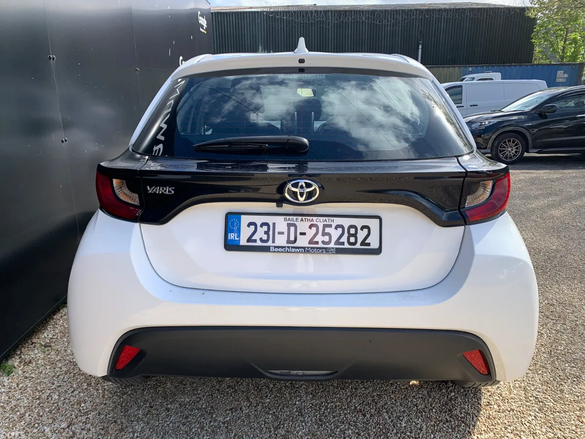 Toyota Yaris Hatchback, Petrol, 2023, White