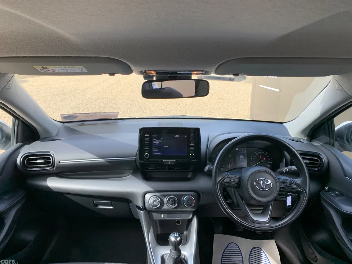 Toyota Yaris Hatchback, Petrol, 2023, White