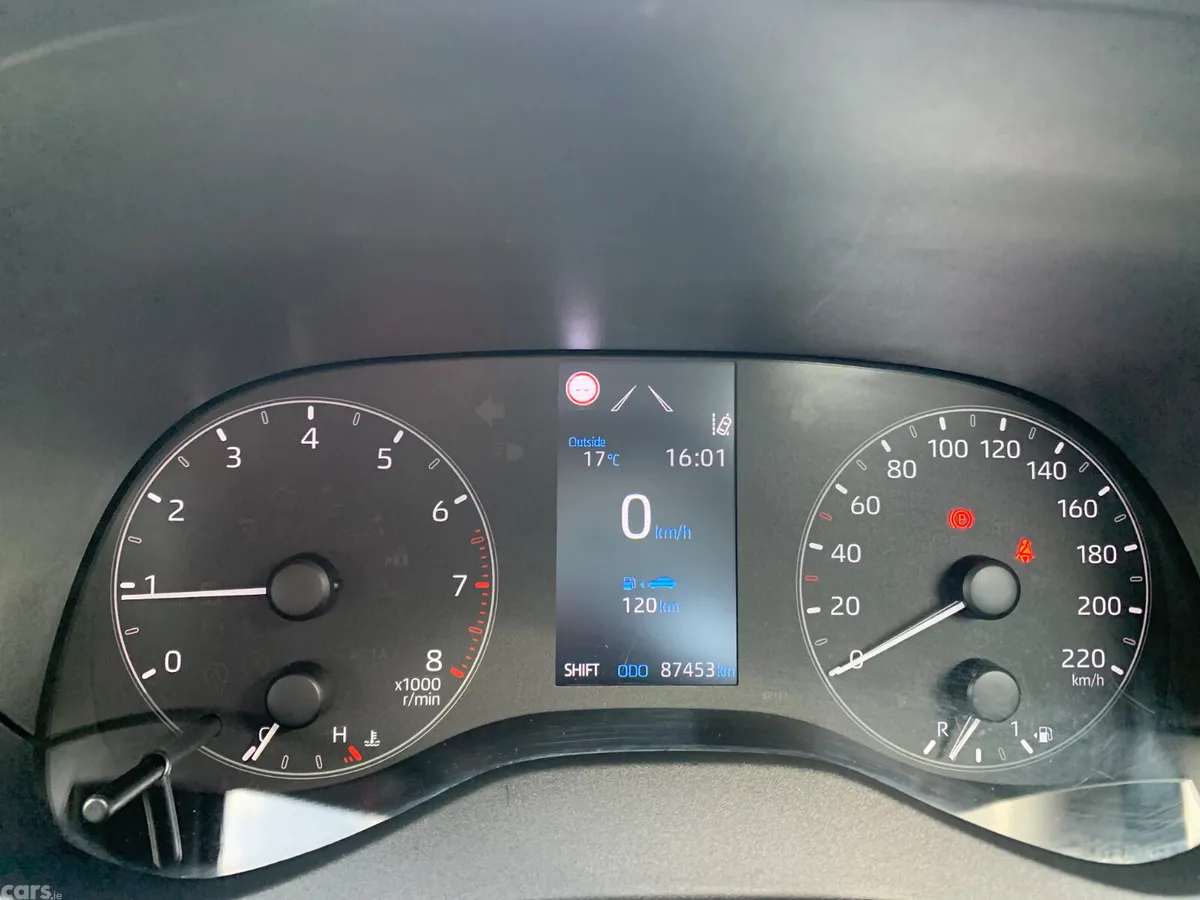 Toyota Yaris Hatchback, Petrol, 2023, White