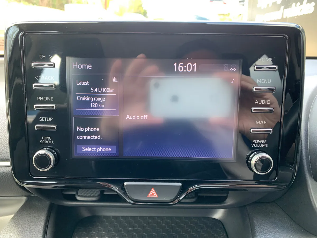 Toyota Yaris Hatchback, Petrol, 2023, White