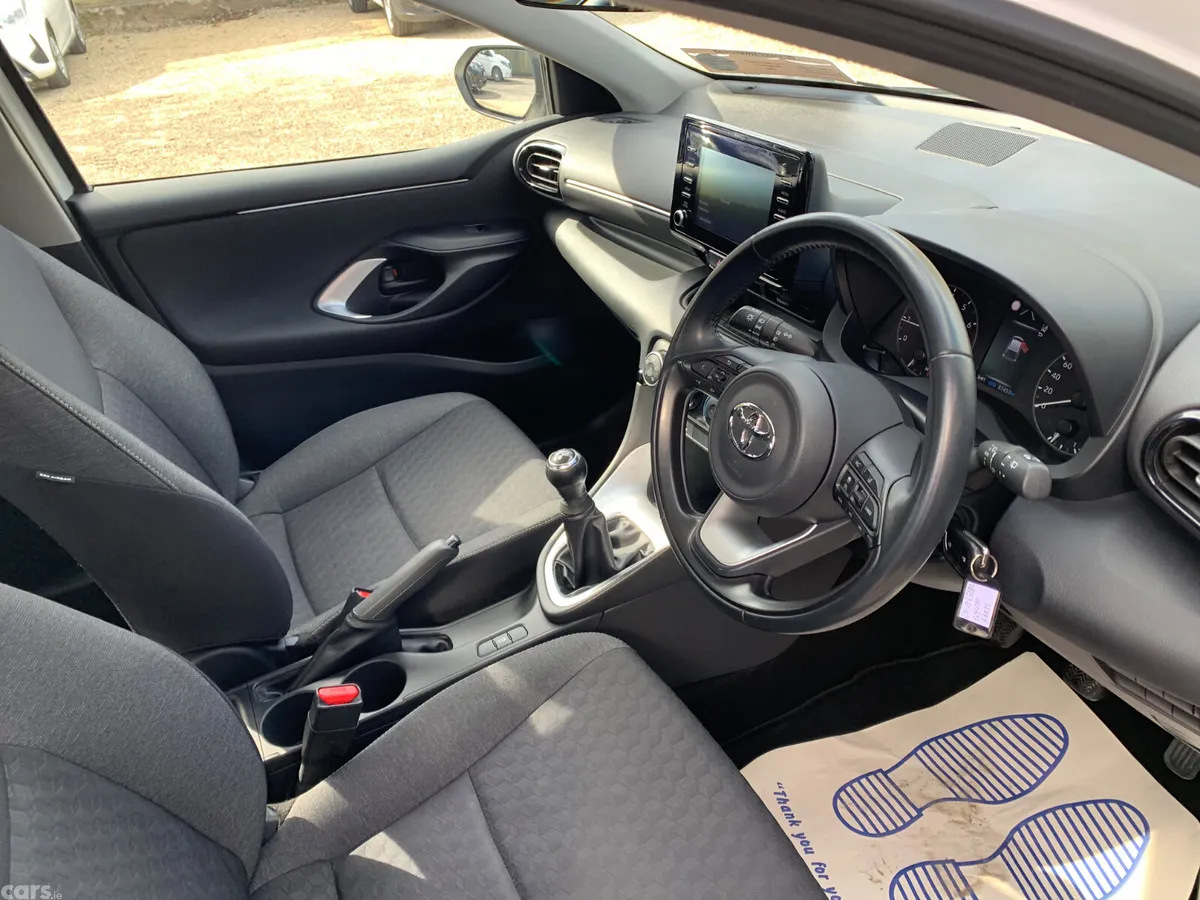 Toyota Yaris Hatchback, Petrol, 2023, White