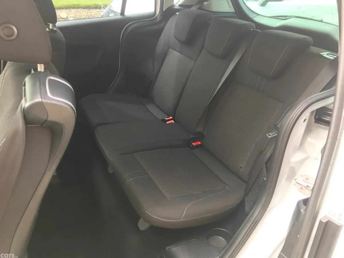 Ford B-Max Hatchback, Petrol, 2014, White