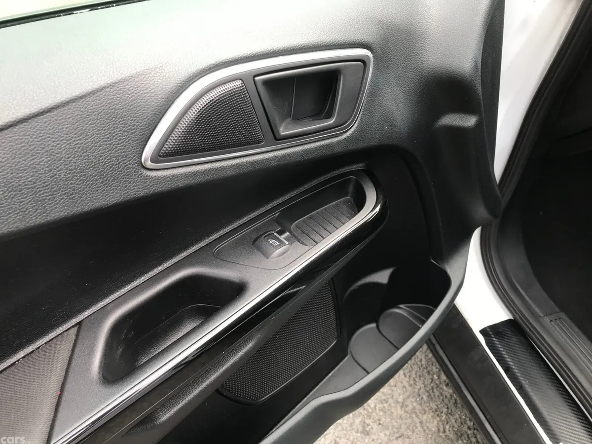 Ford B-Max Hatchback, Petrol, 2014, White