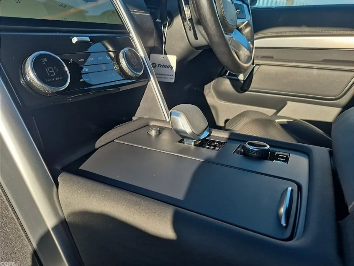 Land Rover Discovery SUV, Diesel, 2024, Grey