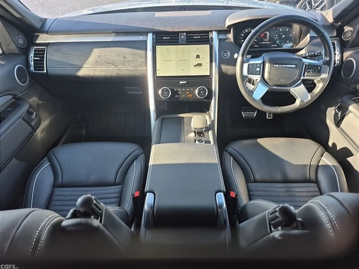 Land Rover Discovery SUV, Diesel, 2024, Grey
