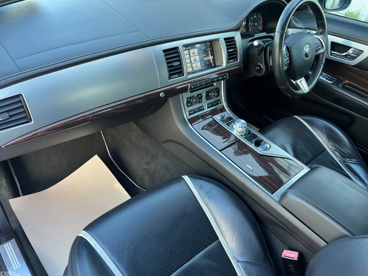Jaguar XF Saloon, Diesel, 2015, Grey