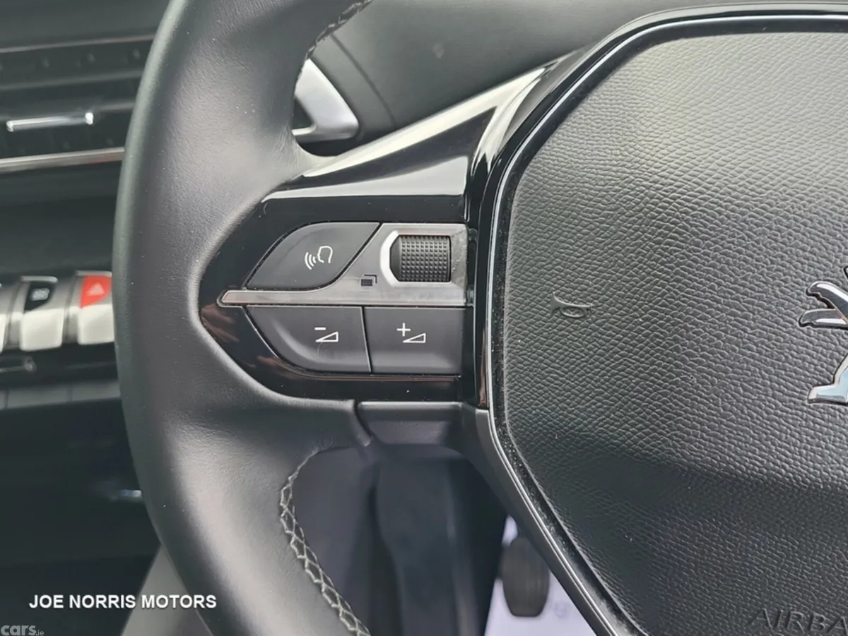 Peugeot 3008 MPV, Diesel, 2021, Black