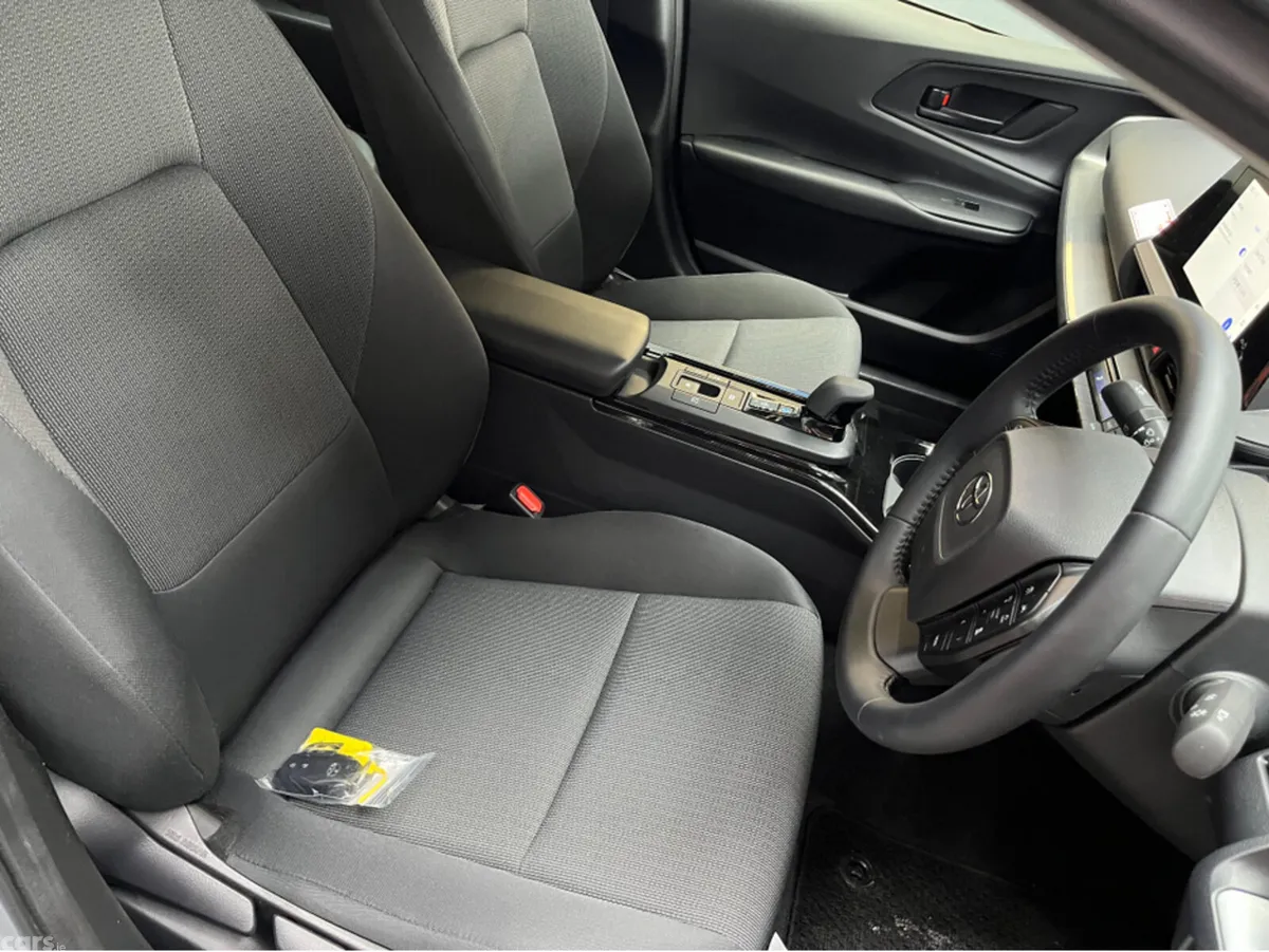 Toyota Prius Saloon, Petrol Hybrid, 2025, Silver