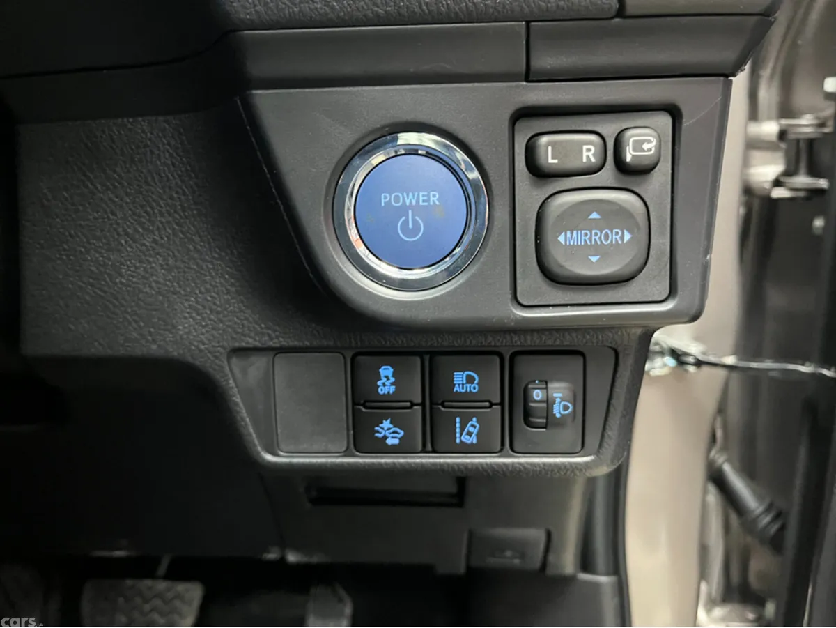 Toyota Corolla Saloon, Petrol Hybrid, 2025, Bronze
