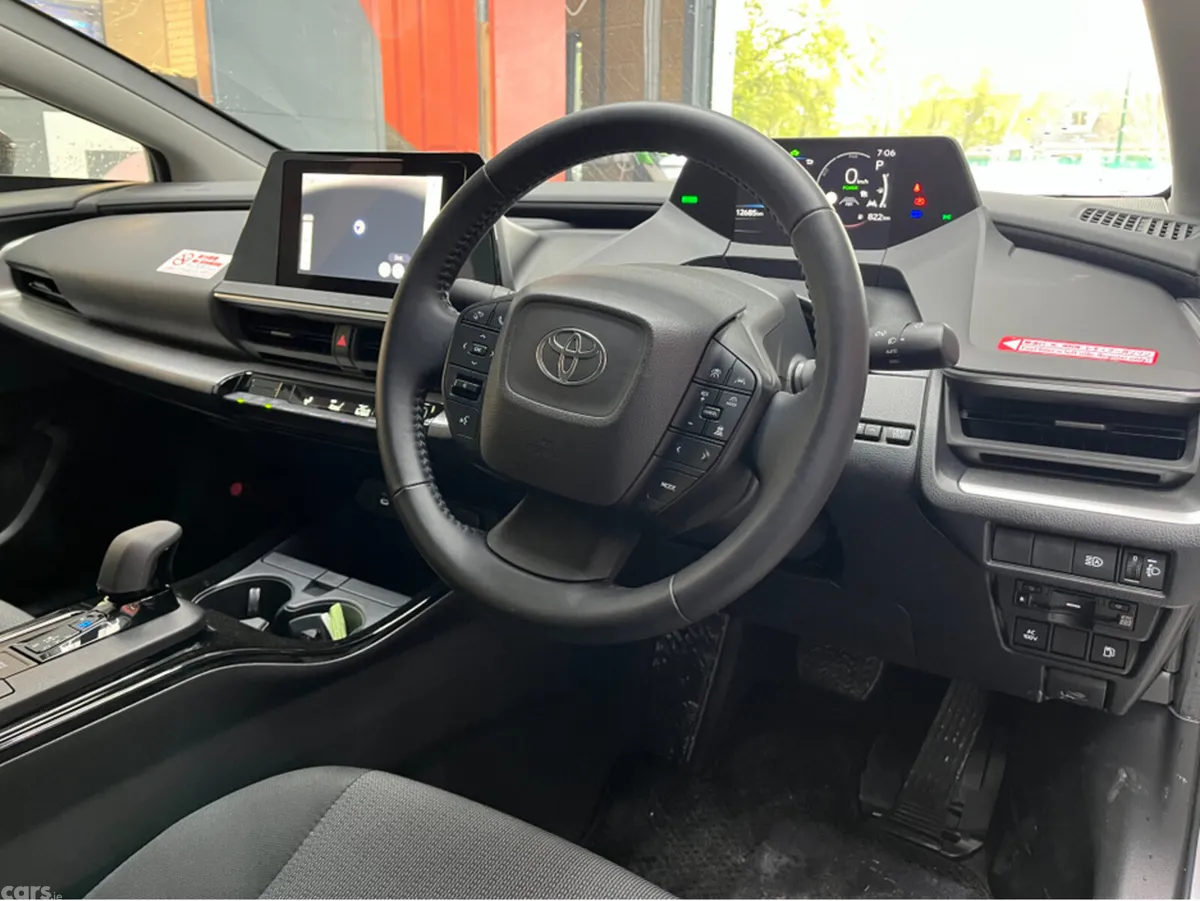Toyota Prius Saloon, Petrol Hybrid, 2025, Silver