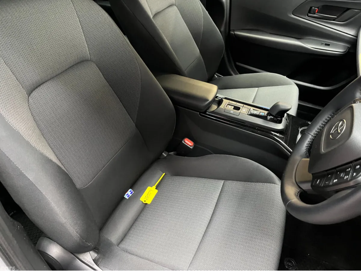 Toyota Prius Saloon, Petrol Hybrid, 2025, Silver