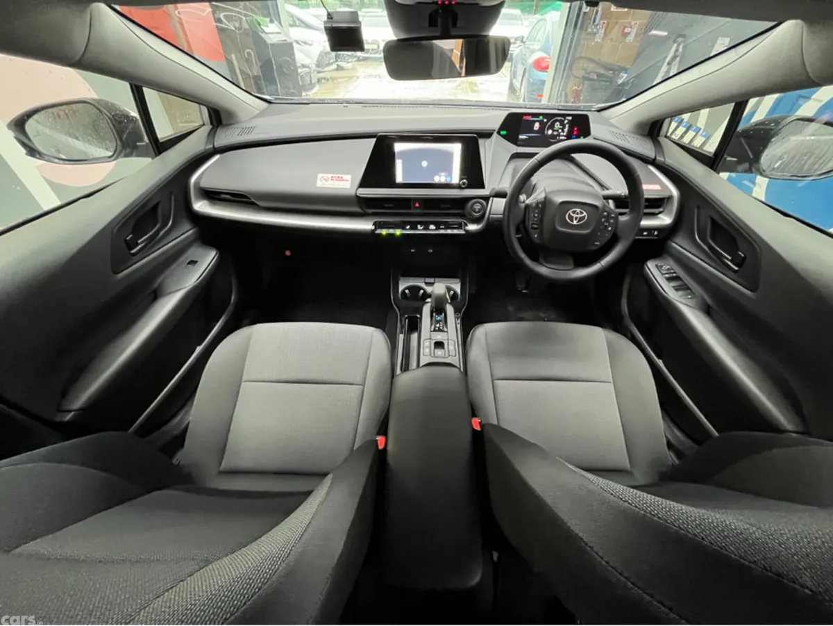 Toyota Prius Saloon, Petrol Hybrid, 2025, Silver