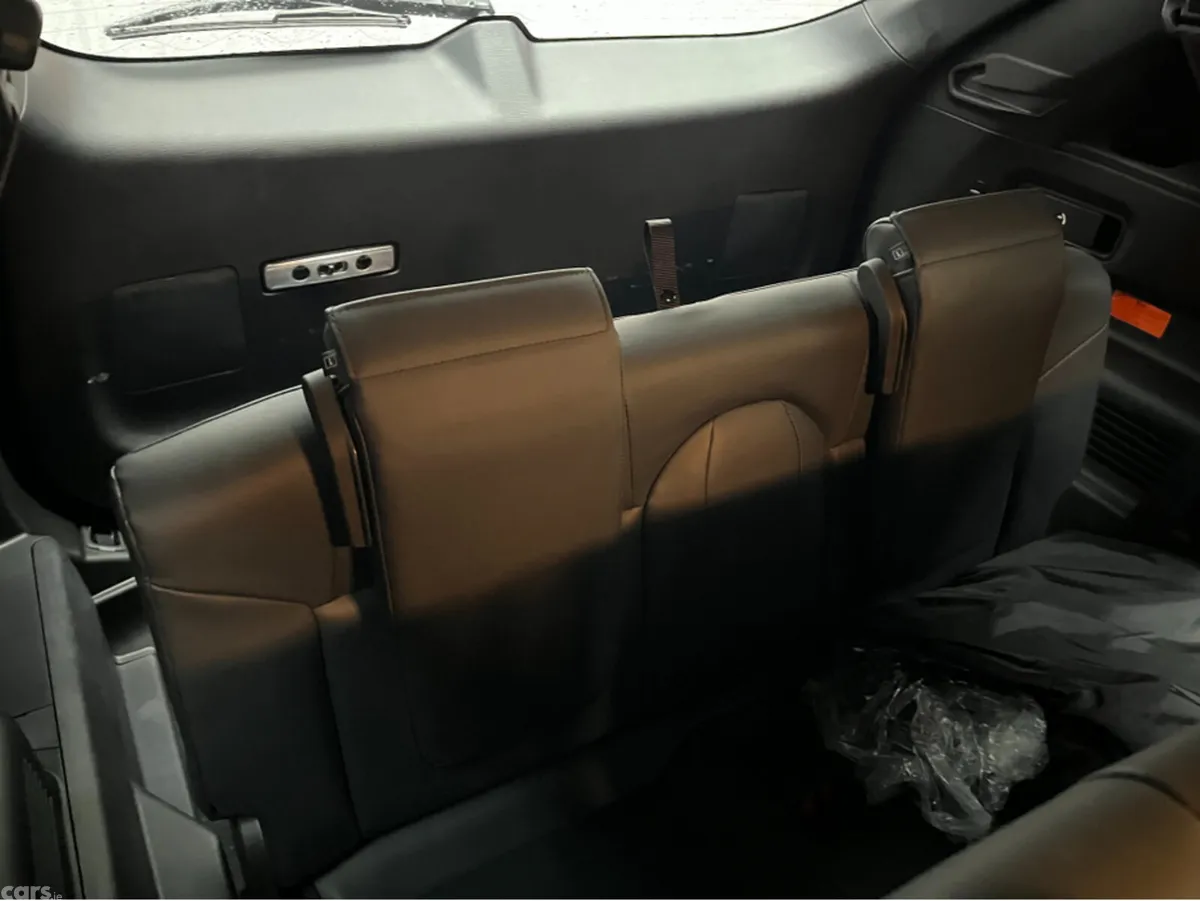 Mitsubishi Outlander SUV, Petrol Plug-in Hybrid, 2024, Black