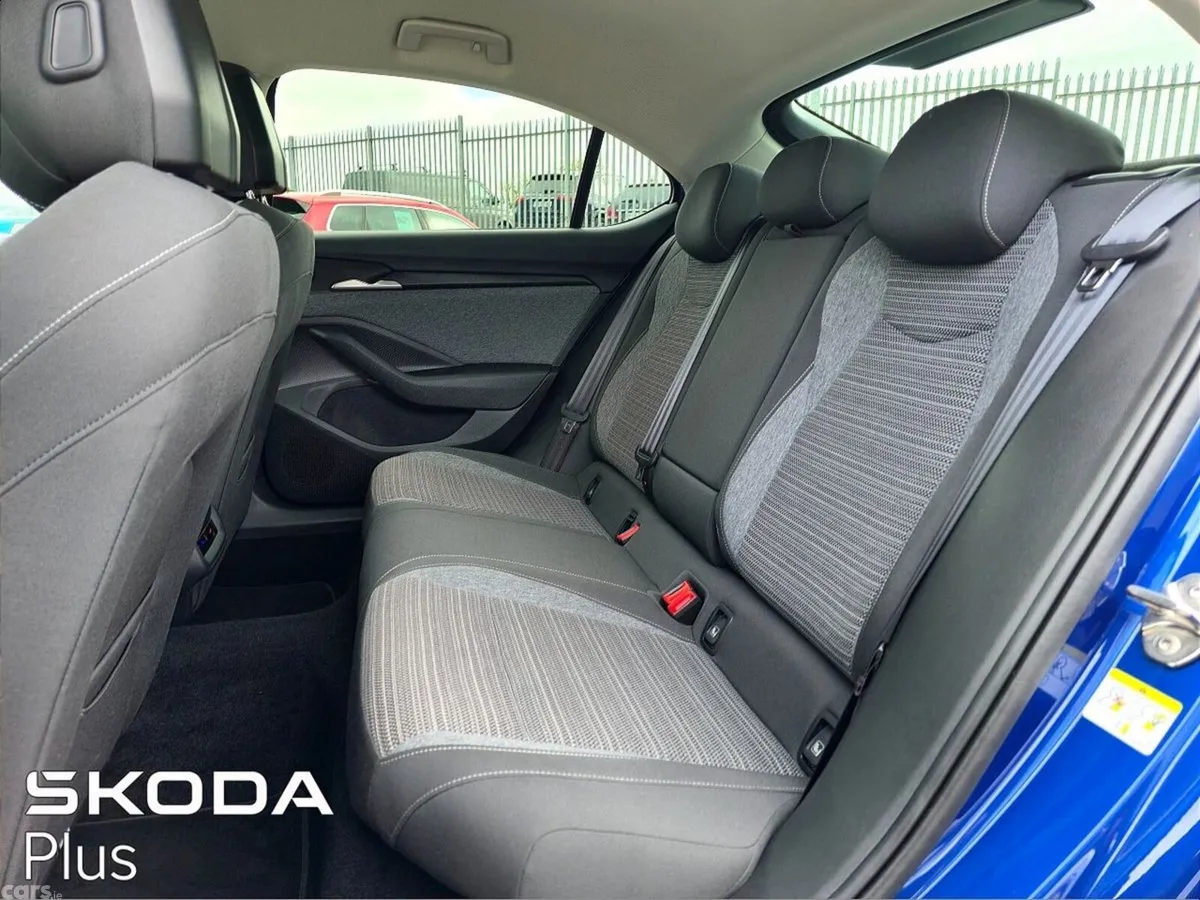 Skoda Superb Saloon, Diesel, 2025, Blue