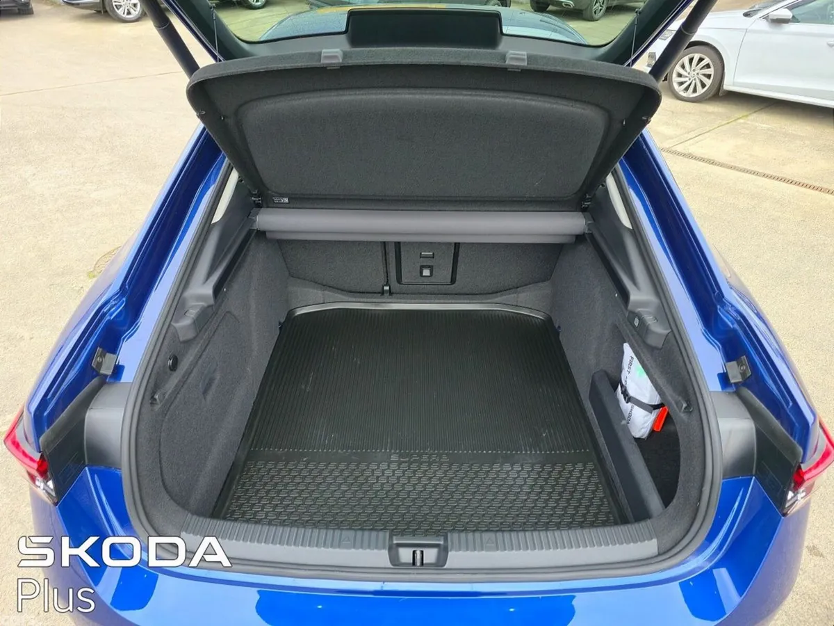 Skoda Superb Saloon, Diesel, 2025, Blue