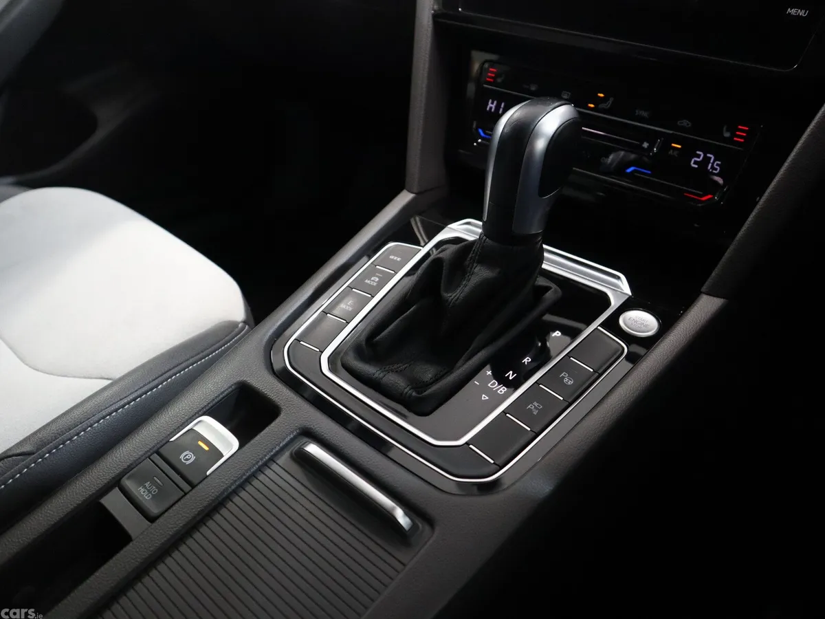 Volkswagen Arteon Hatchback, Petrol Hybrid, 2023, White