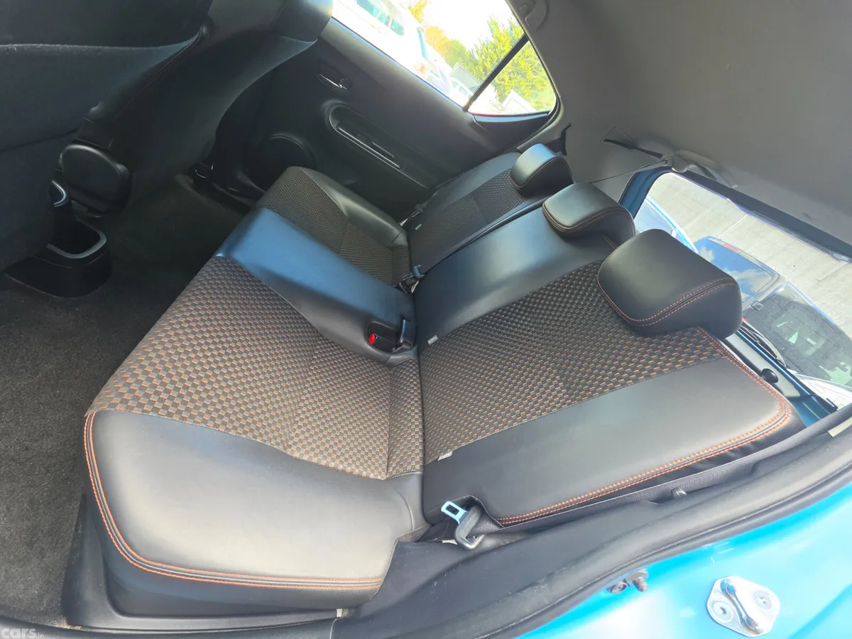 Toyota Aqua Hatchback, Petrol Hybrid, 2015, Blue