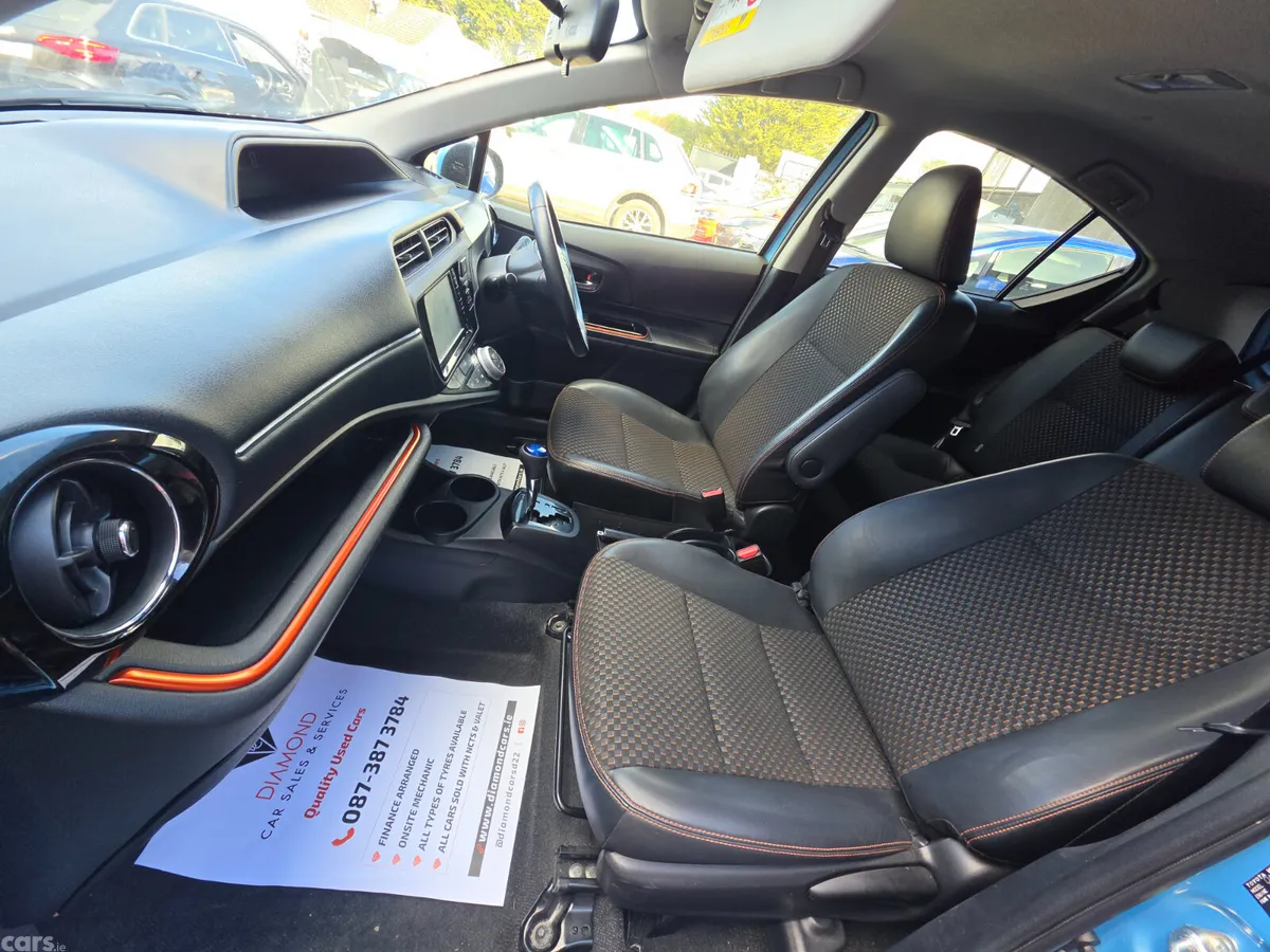 Toyota Aqua Hatchback, Petrol Hybrid, 2015, Blue