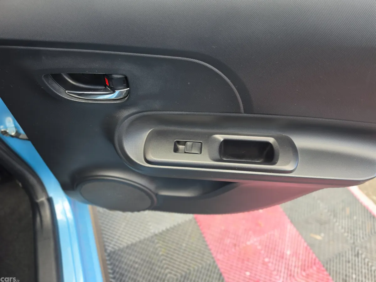Toyota Aqua Hatchback, Petrol Hybrid, 2015, Blue
