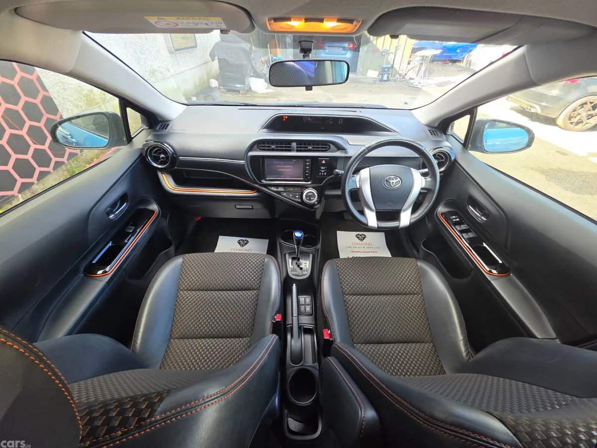 Toyota Aqua Hatchback, Petrol Hybrid, 2015, Blue