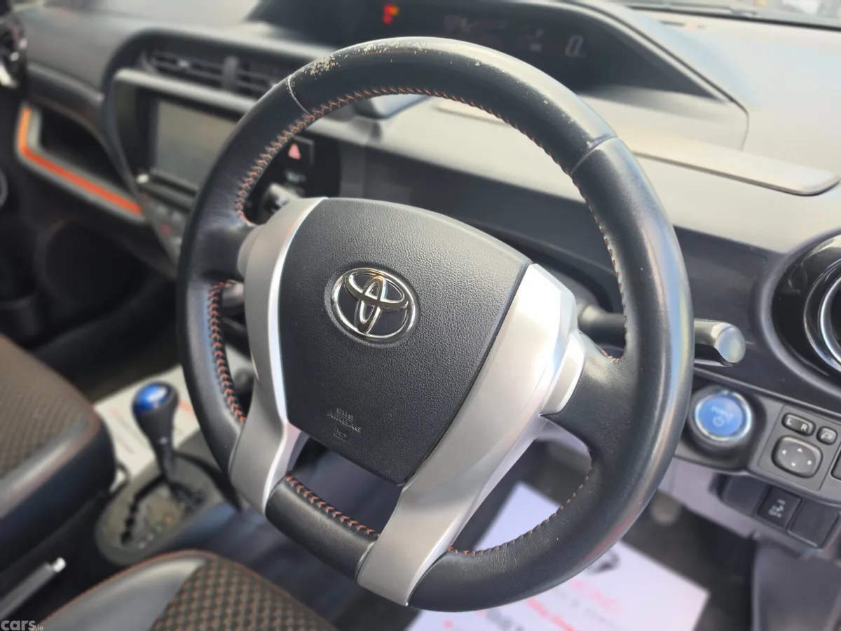 Toyota Aqua Hatchback, Petrol Hybrid, 2015, Blue