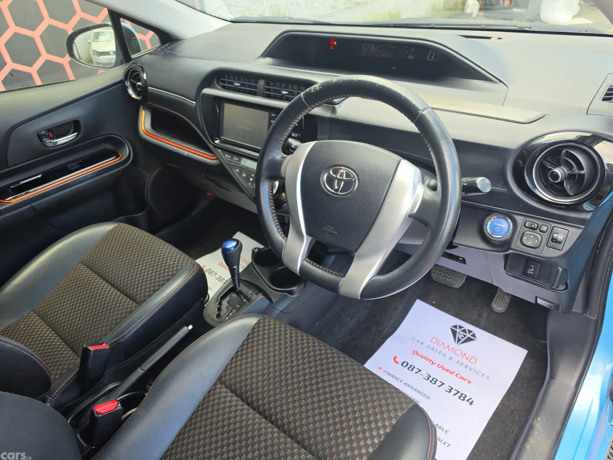 Toyota Aqua Hatchback, Petrol Hybrid, 2015, Blue