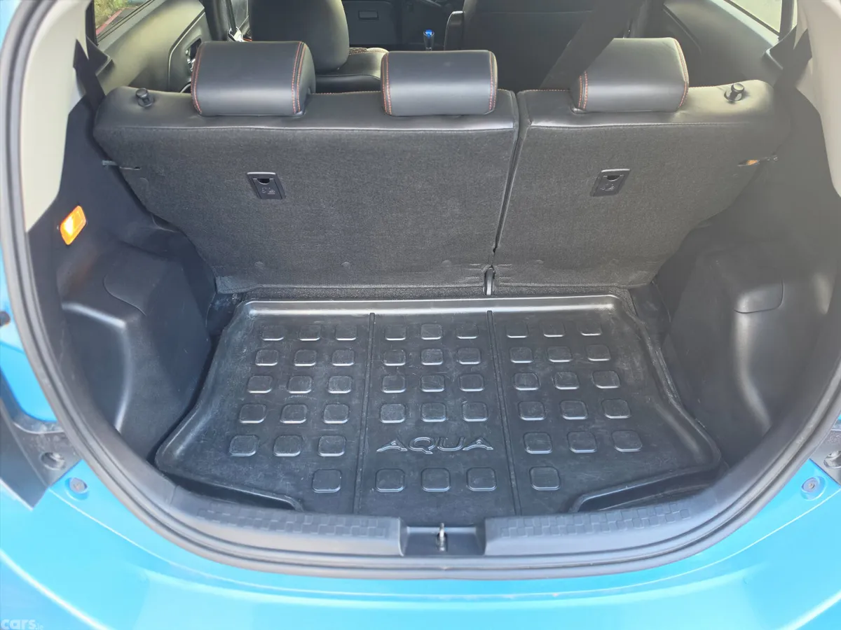 Toyota Aqua Hatchback, Petrol Hybrid, 2015, Blue