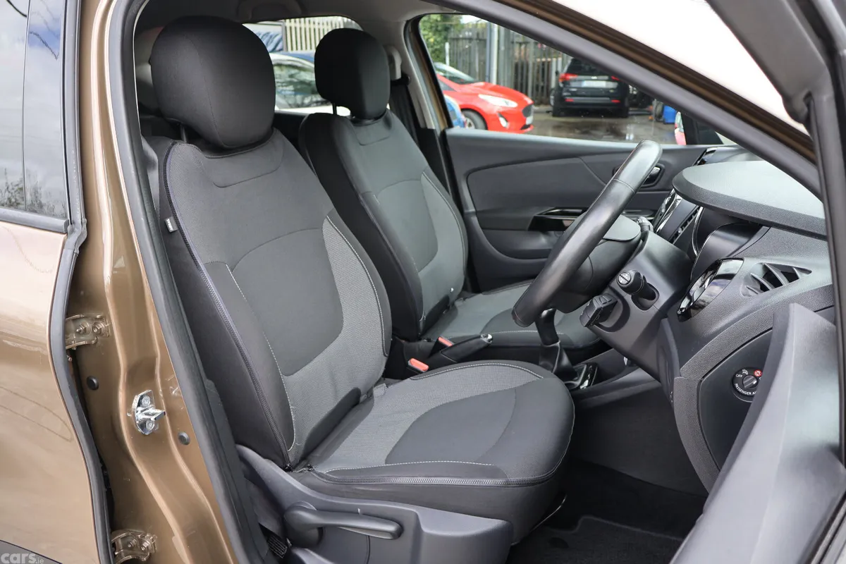 Renault Captur Hatchback, Diesel, 2017, Brown