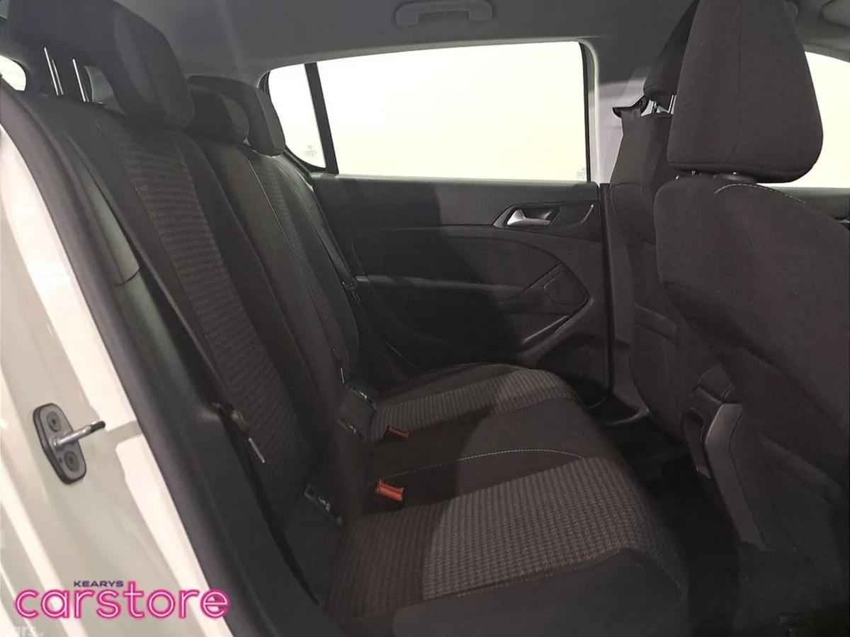 Peugeot 308 Hatchback, Petrol, 2020, White