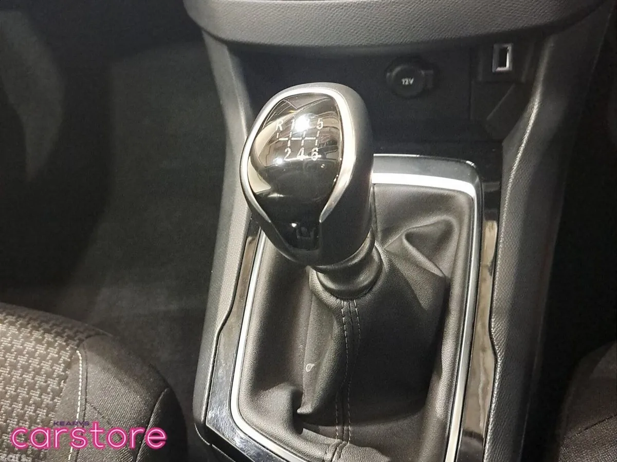 Peugeot 308 Hatchback, Petrol, 2020, White