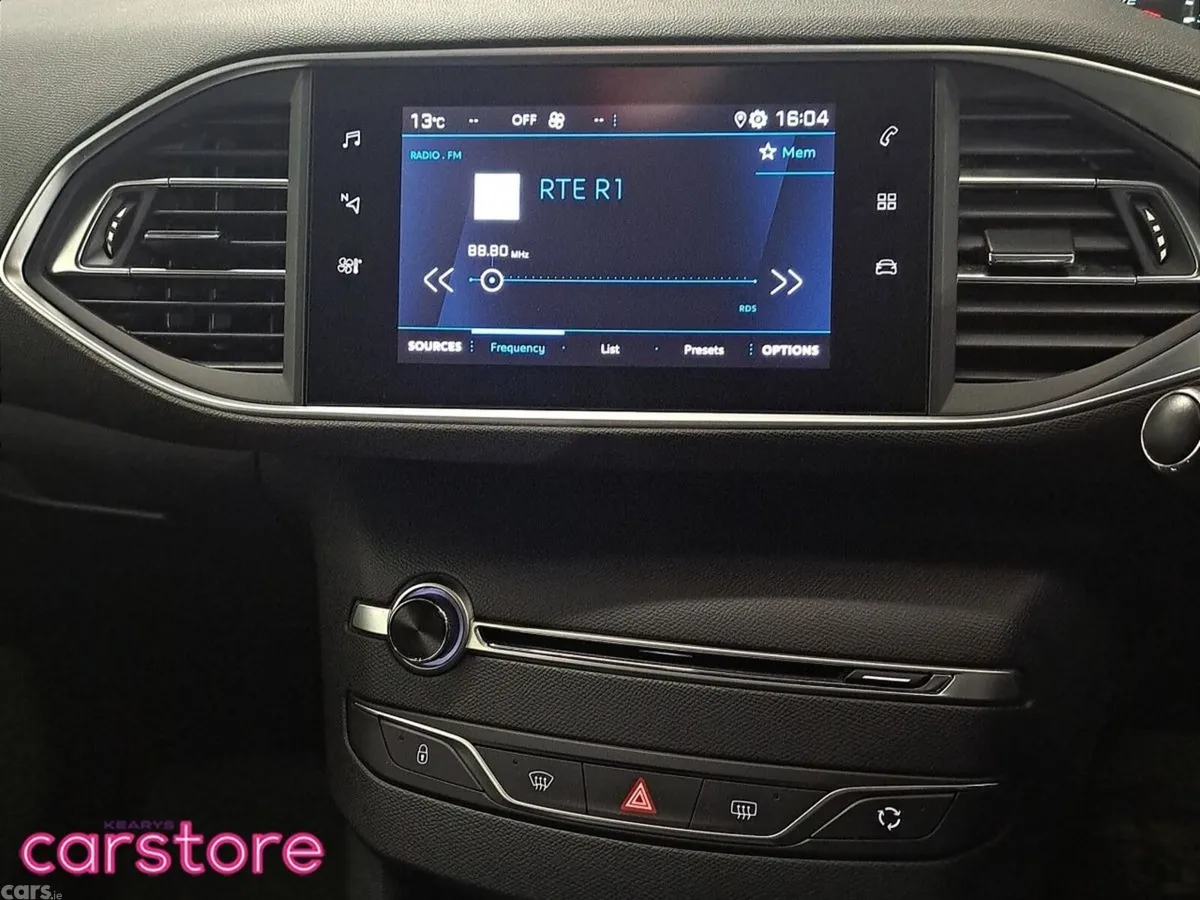 Peugeot 308 Hatchback, Petrol, 2020, White