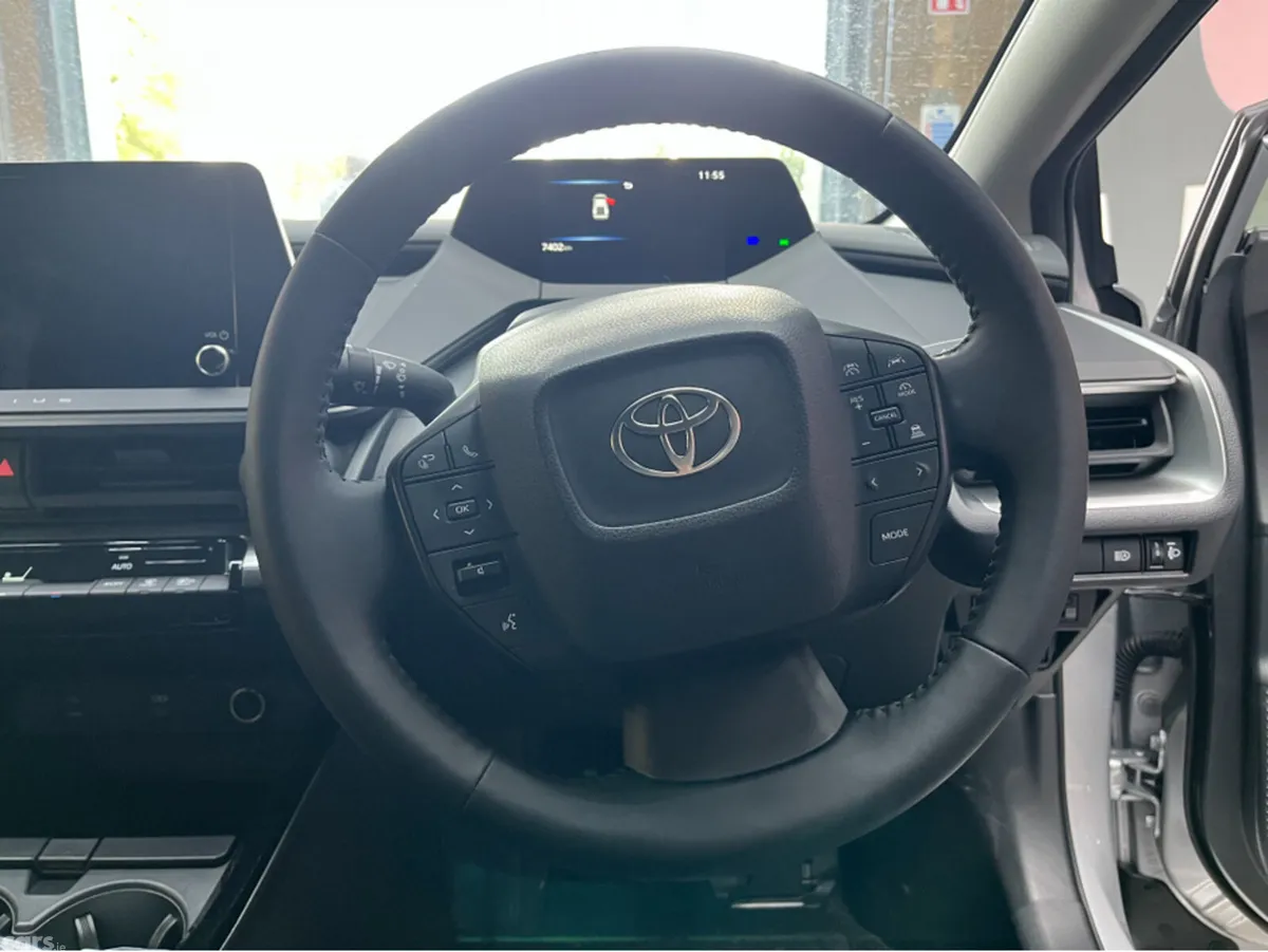 Toyota Prius Saloon, Petrol Hybrid, 2025, Silver