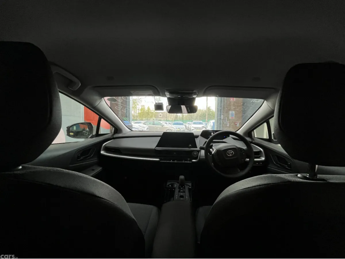 Toyota Prius Saloon, Petrol Hybrid, 2025, Silver