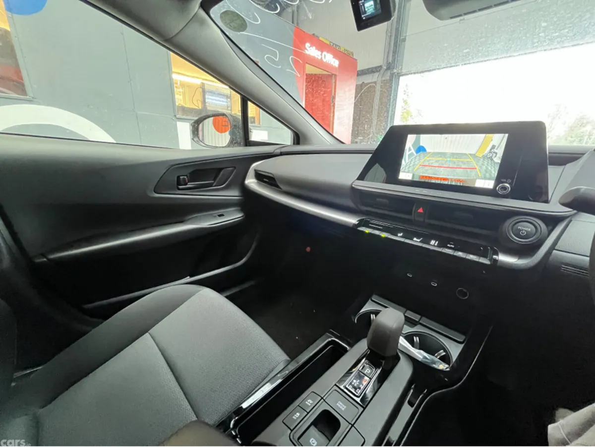 Toyota Prius Saloon, Petrol Hybrid, 2025, Silver