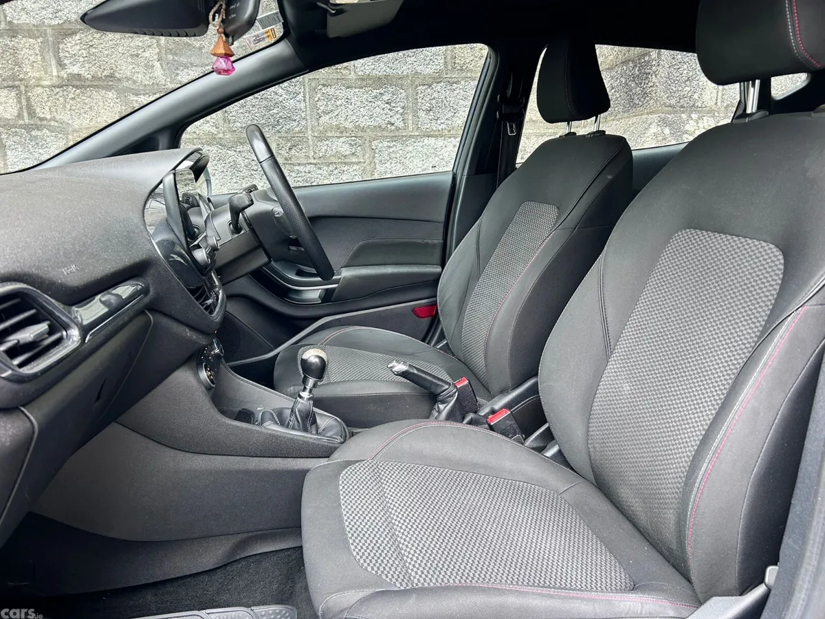 Ford Fiesta Hatchback, Petrol, 2018, Blue