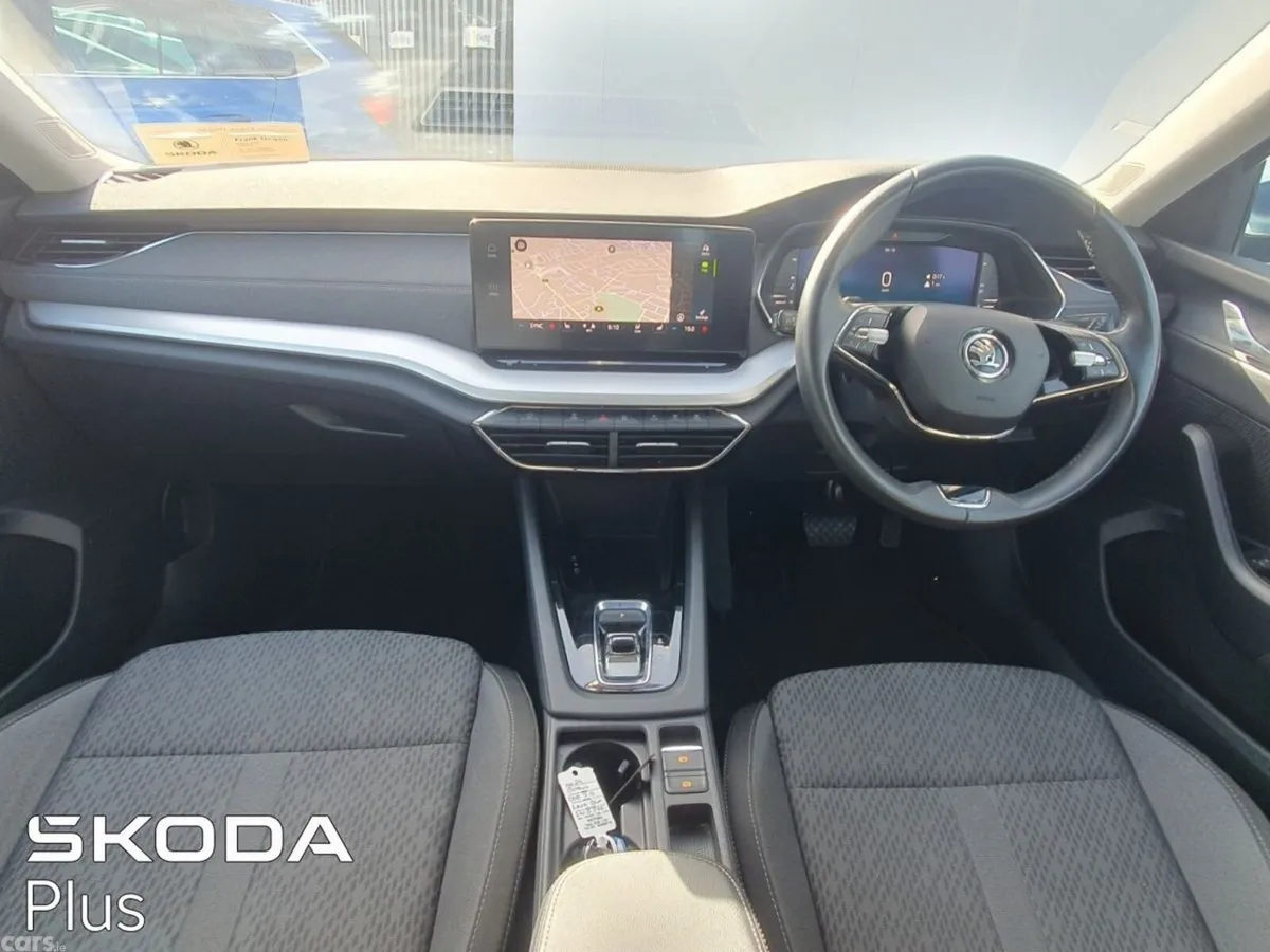 Skoda Octavia Saloon, Diesel, 2024, Blue