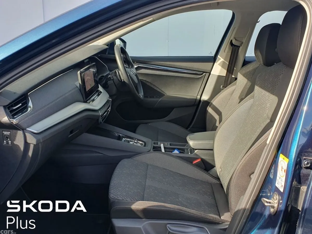 Skoda Octavia Saloon, Diesel, 2024, Blue