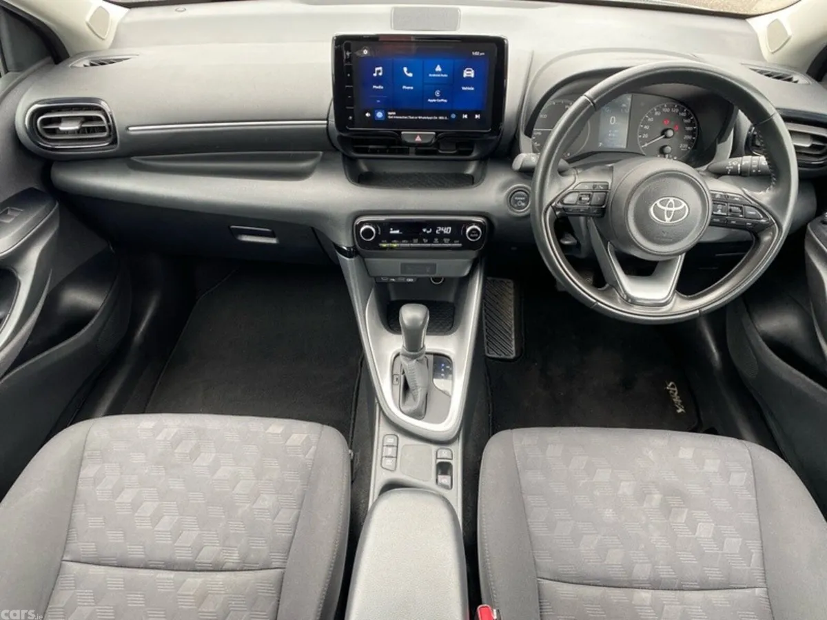 Toyota Yaris Hatchback, Petrol Hybrid, 2024, White