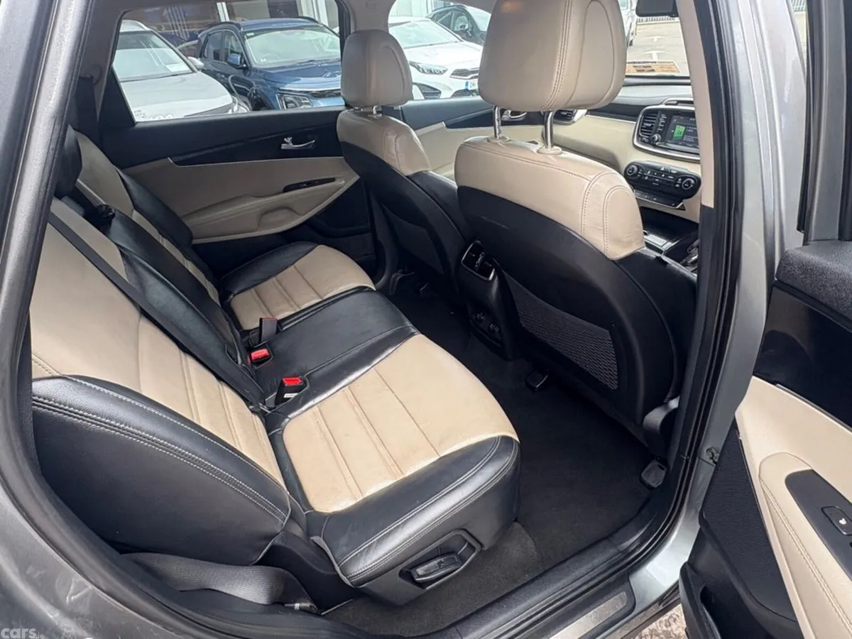 Kia Sorento SUV, Diesel, 2016, Grey