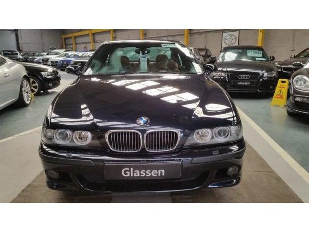 BMW M5 Saloon, Petrol, 2000, Black