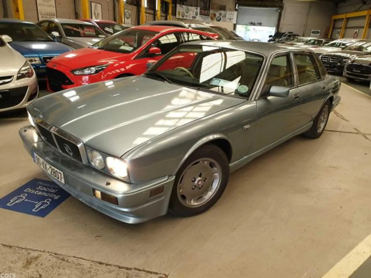 Jaguar XJ Saloon, Petrol, 1990, Blue