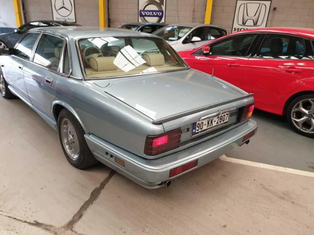 Jaguar XJ Saloon, Petrol, 1990, Blue