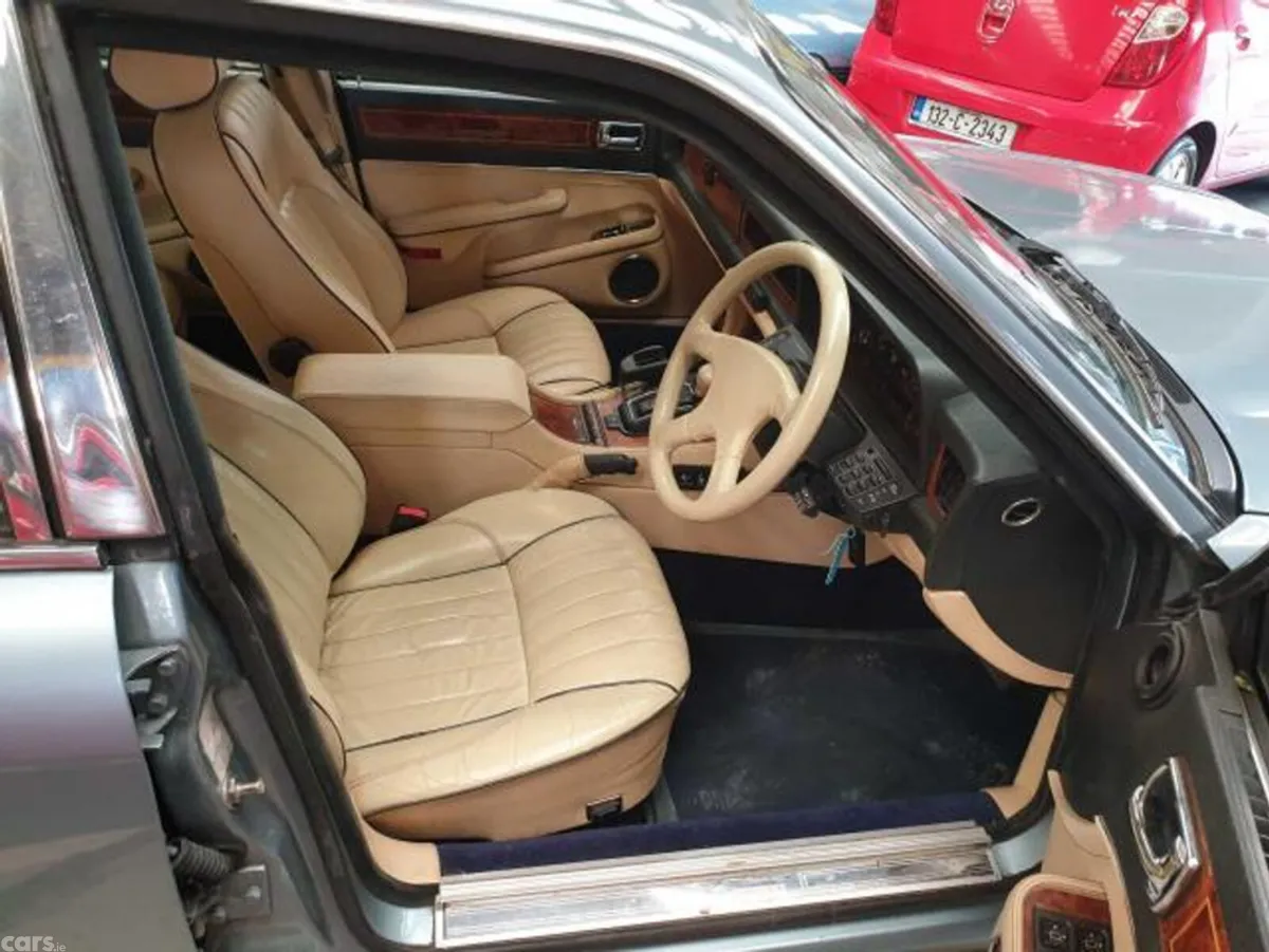 Jaguar XJ Saloon, Petrol, 1990, Blue