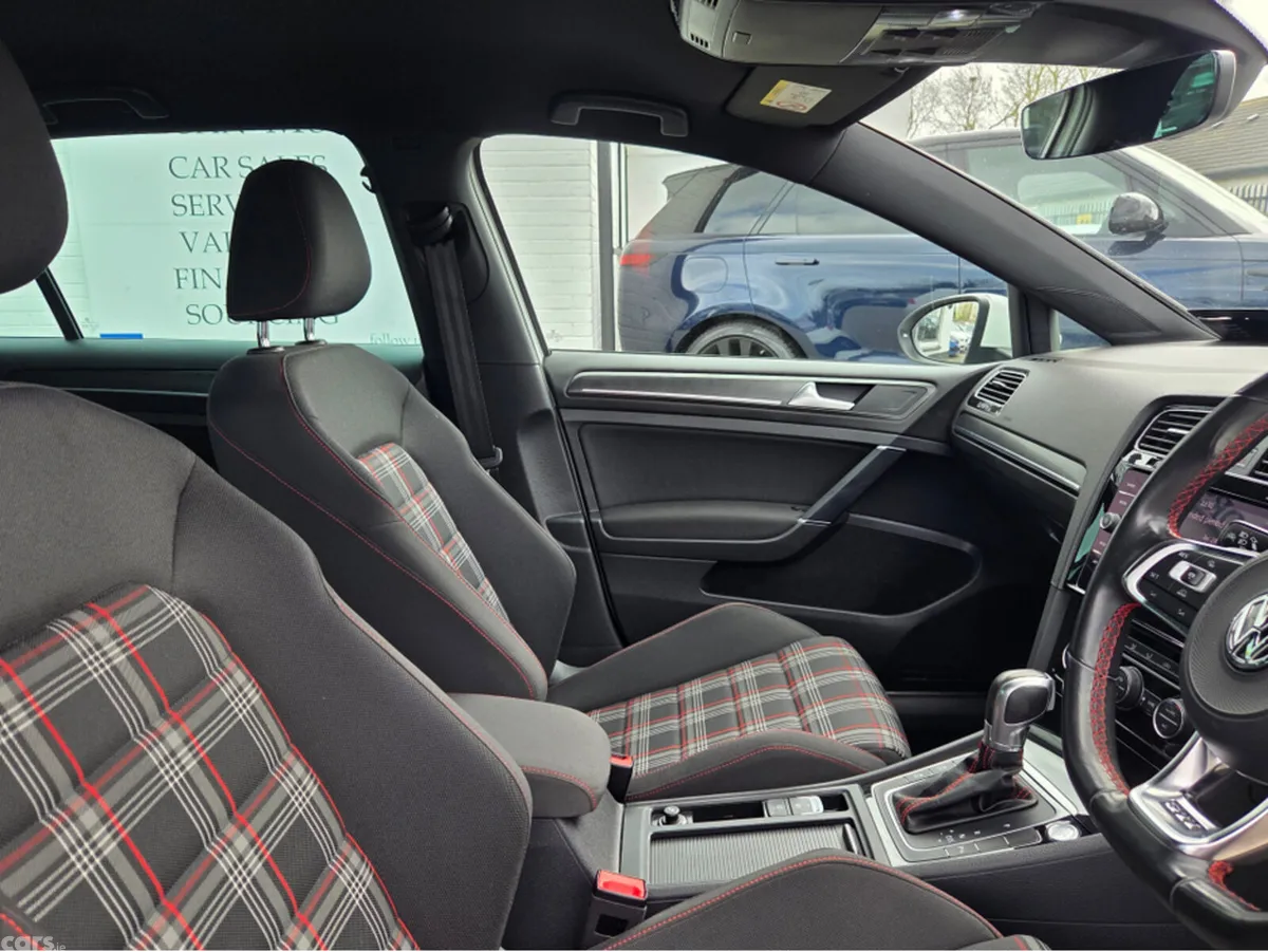 Volkswagen Golf Hatchback, Petrol, 2018, White