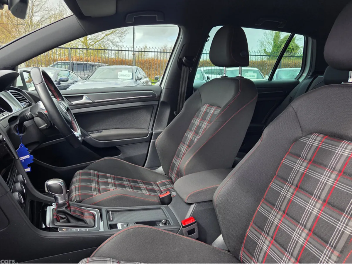 Volkswagen Golf Hatchback, Petrol, 2018, White