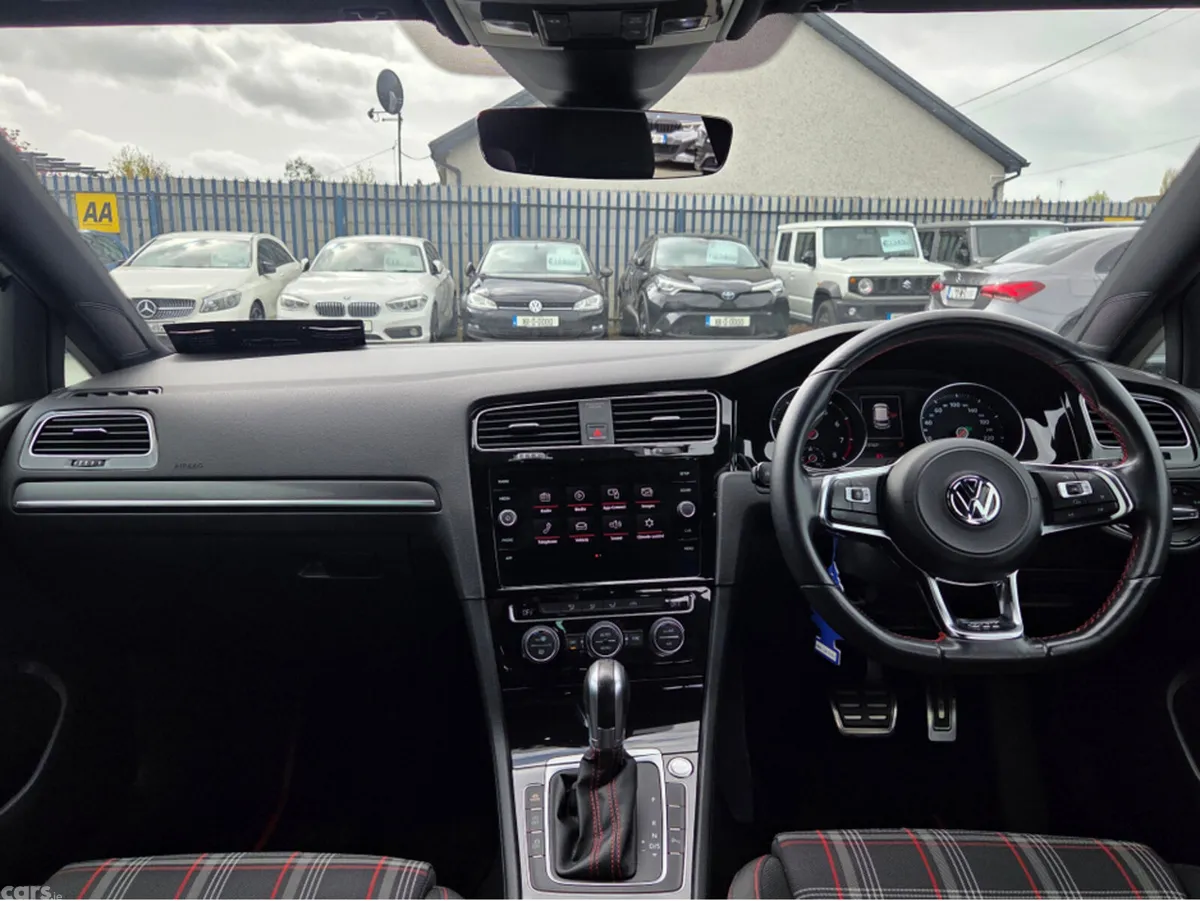 Volkswagen Golf Hatchback, Petrol, 2018, White