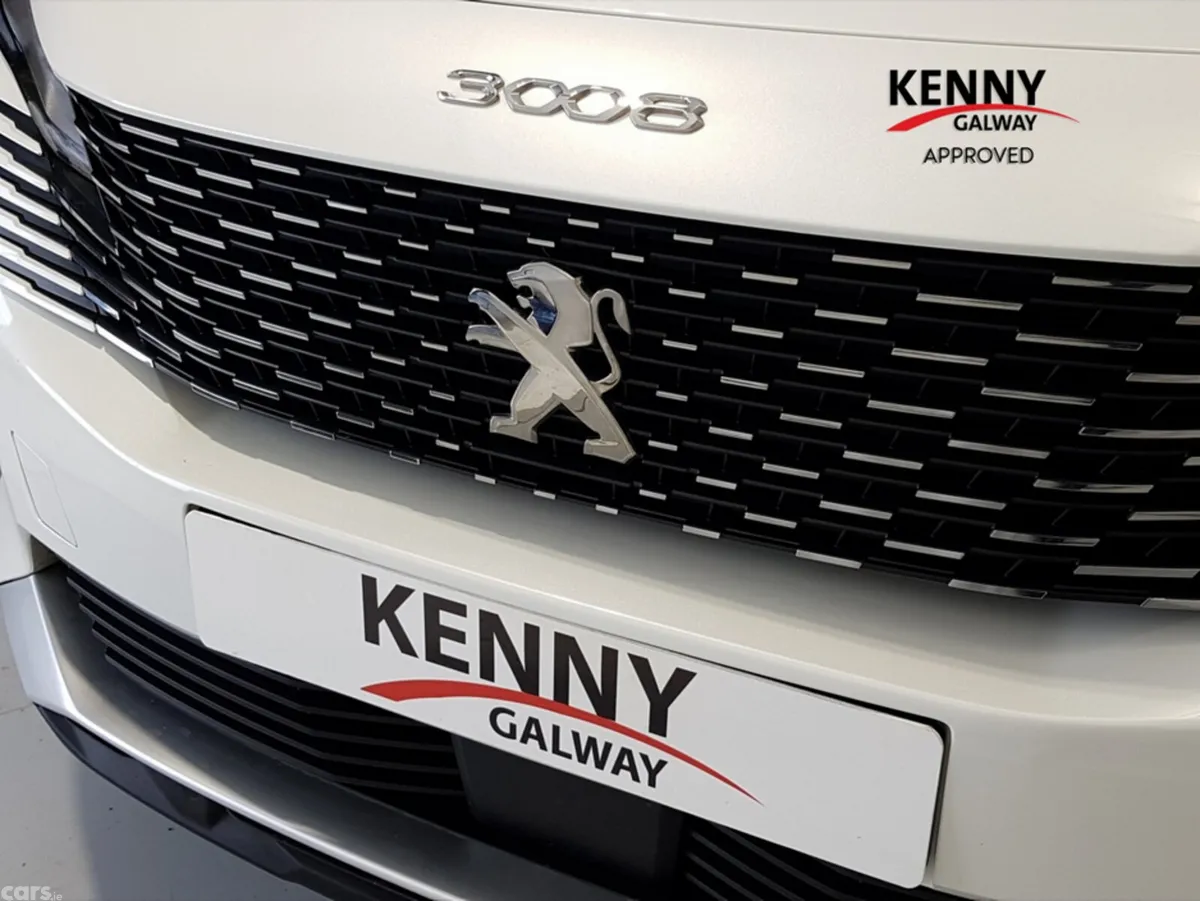 Peugeot 3008 MPV, Diesel, 2023, White