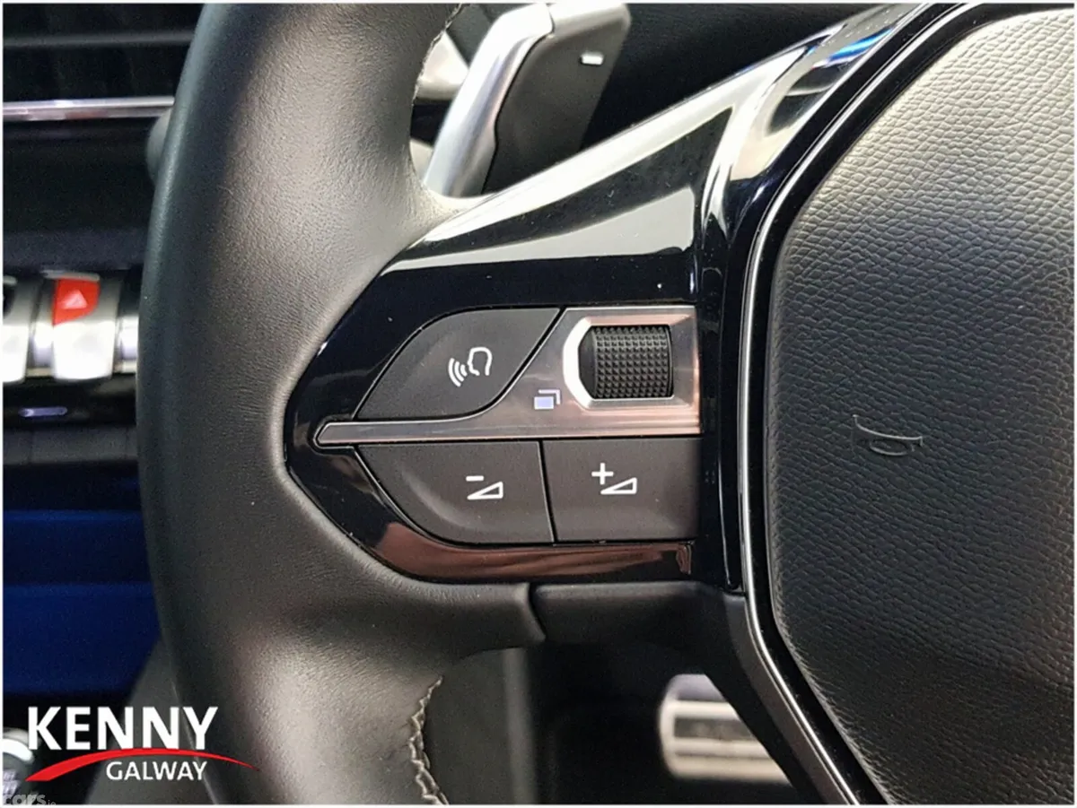 Peugeot 3008 MPV, Diesel, 2023, White