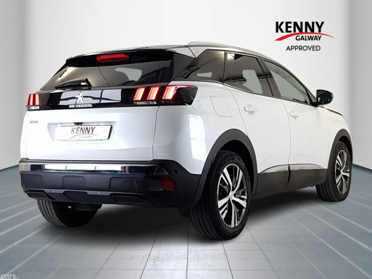 Peugeot 3008 MPV, Diesel, 2023, White