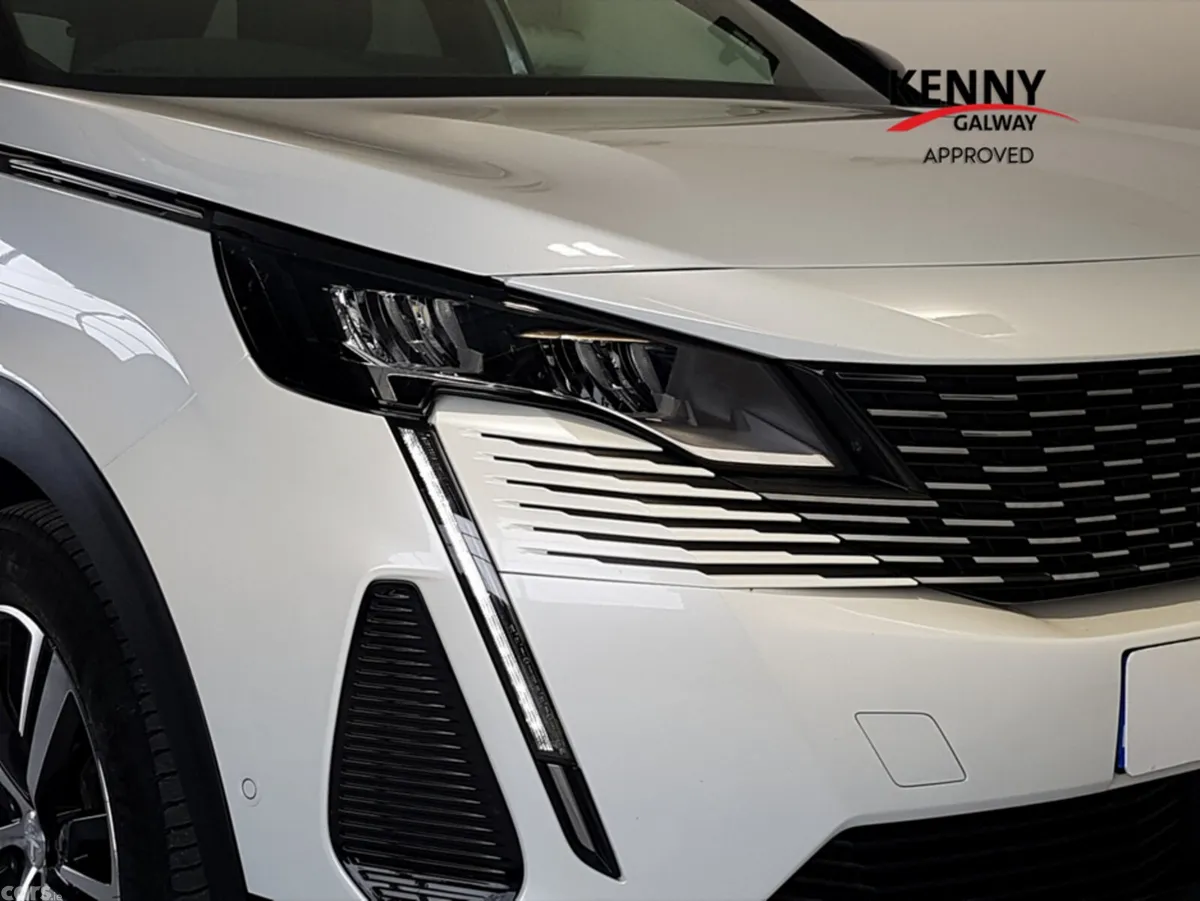 Peugeot 3008 MPV, Diesel, 2023, White